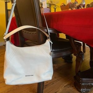 Michael Kors  ARIA PEBBLE LEATHER SHOULDER BAG